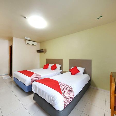 Oyo 434 Marbella Hotel Johor Bahru Zewnętrze zdjęcie