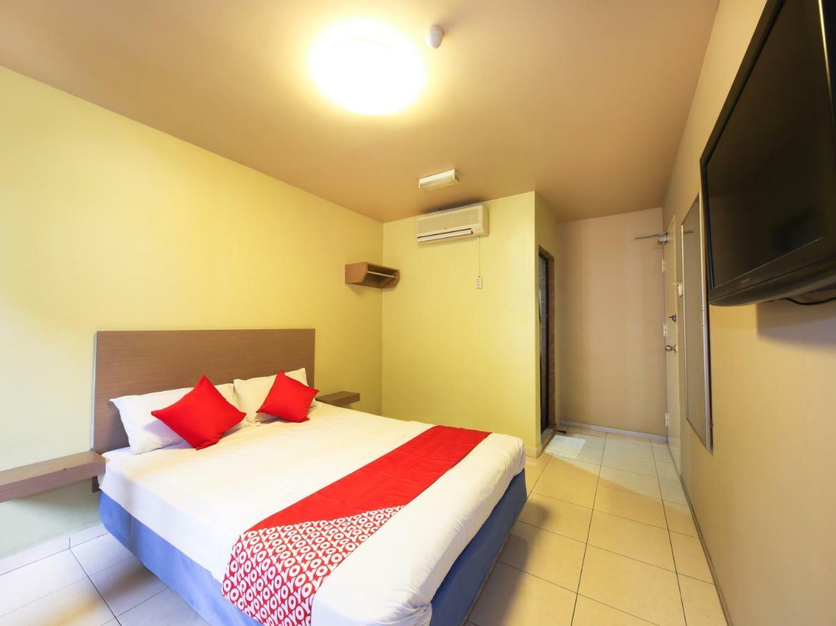 Oyo 434 Marbella Hotel Johor Bahru Zewnętrze zdjęcie