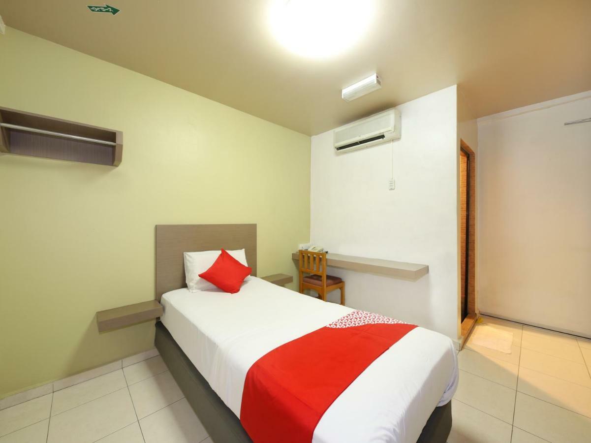 Oyo 434 Marbella Hotel Johor Bahru Zewnętrze zdjęcie