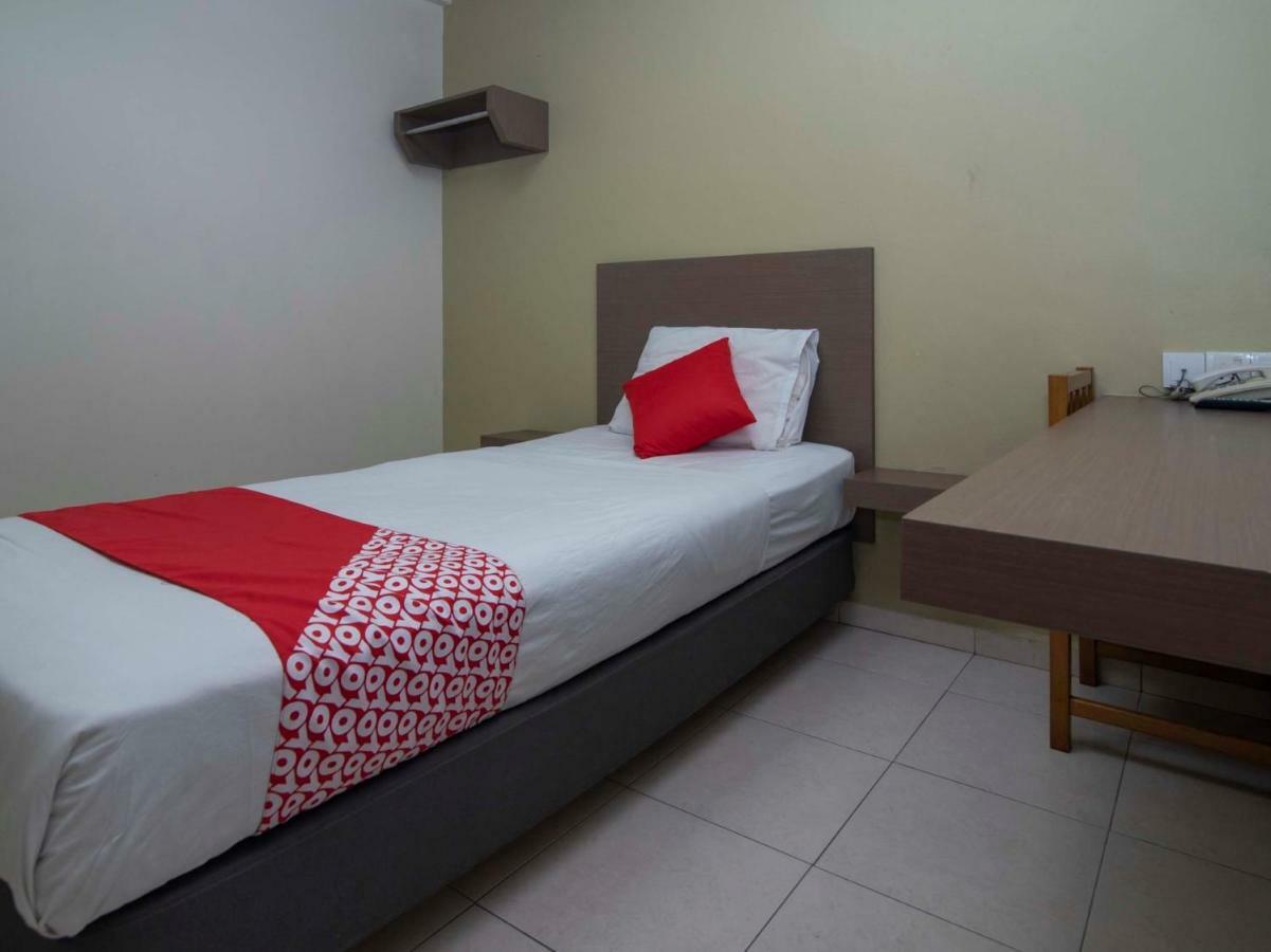 Oyo 434 Marbella Hotel Johor Bahru Zewnętrze zdjęcie