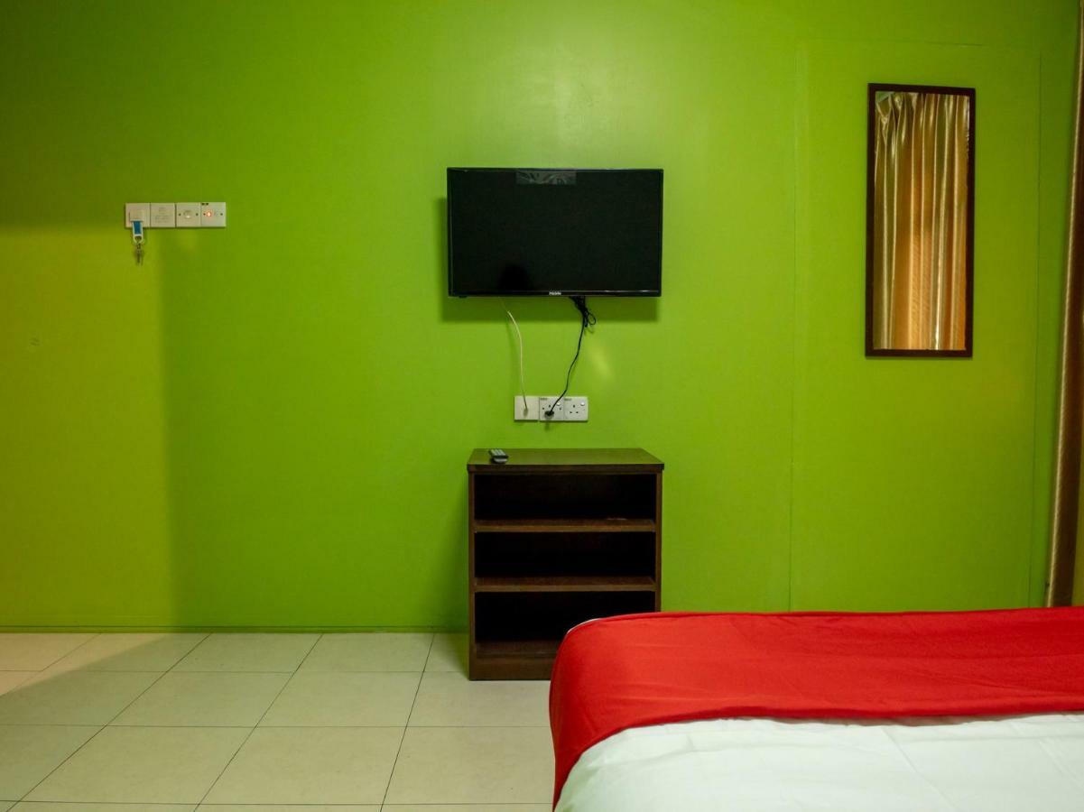 Oyo 434 Marbella Hotel Johor Bahru Zewnętrze zdjęcie