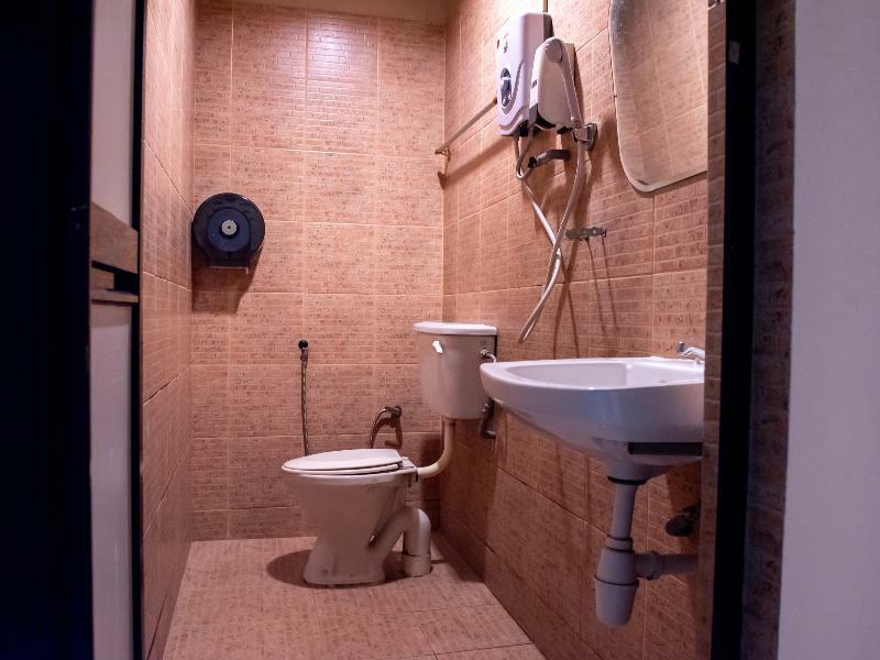 Oyo 434 Marbella Hotel Johor Bahru Zewnętrze zdjęcie